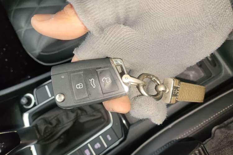 Used Volkswagen Sagitar 2023 300TSI DSG Excellence Edition Vehicle Key