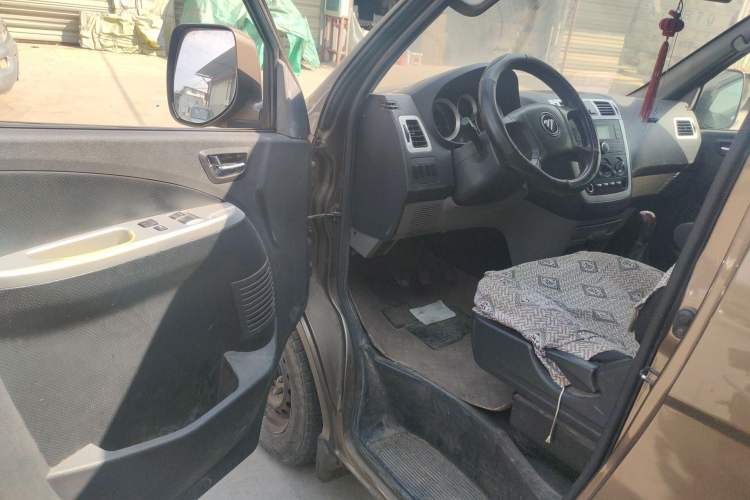 Used Foton MP-X E 2016 2.0L Express Version 4Gi-VVT
