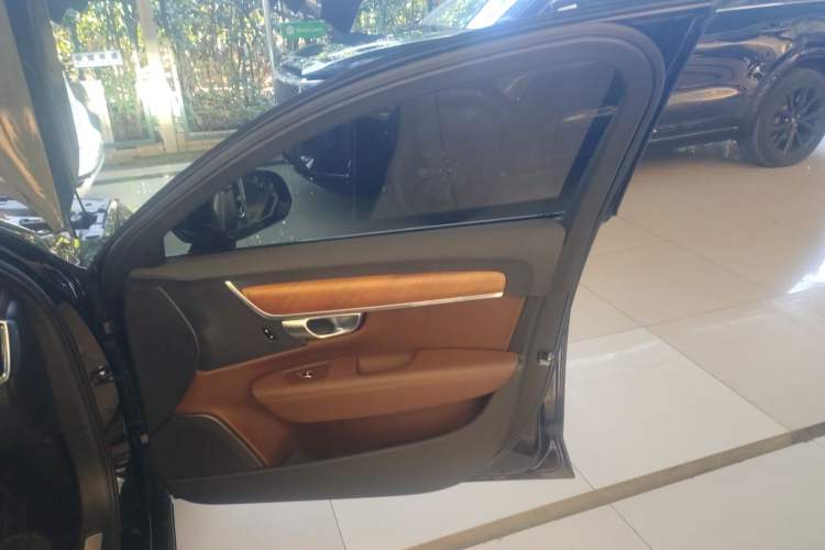 Used Volvo S90 New Energy 2022 T8 eDrive Hybrid Luxury Edition