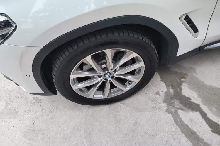 Used BMW X3 2020 xDrive25i Luxury Package Left Front Wheel Hub