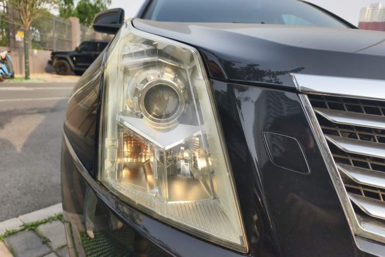 Used Cadillac SRX 2015 3.0L Elite Model Right Front Headlight