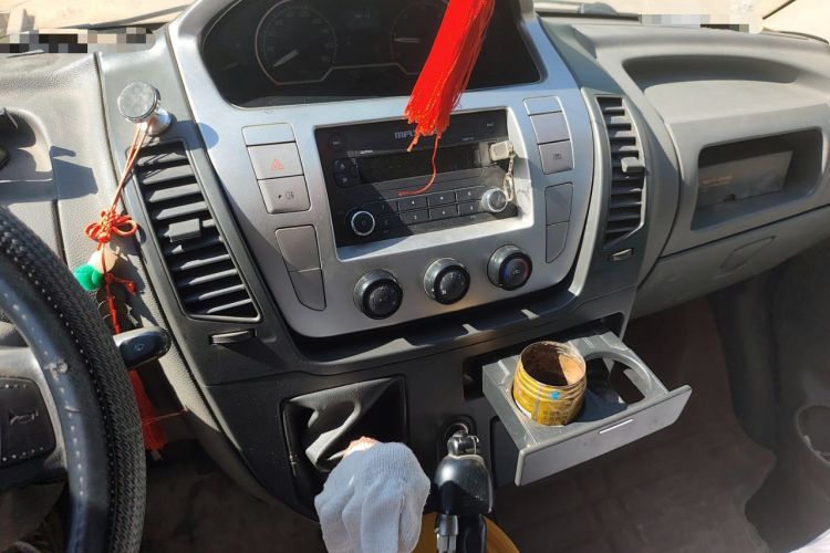 Used SAIC MAXUS Xintu V80 2017 2.5T 5-Speed Manual Aoyuntong National V Long Wheelbase Mid-Roof 6-10 Seater
