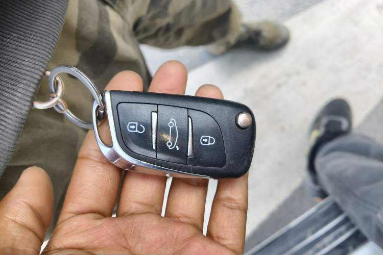 Used Dongfeng Ruichi 6 2020 2.3T Automatic 2WD Diesel Luxury Version China VI Standard Long Cargo Bed M9T
