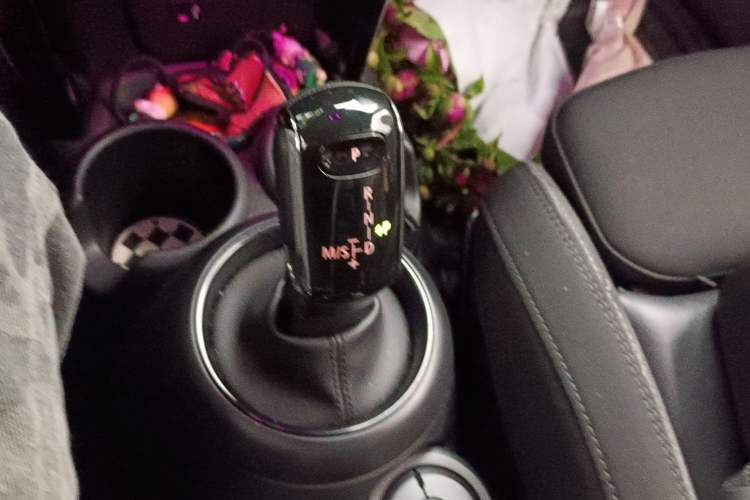 Used MINI 2018 1.5T COOPER Classic Edition Gear Lever