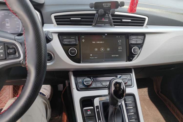 Used Geely Auto Emgrand X7 Sport 2016 1.8TD Automatic ZhiZun Version Audio And AC Panel