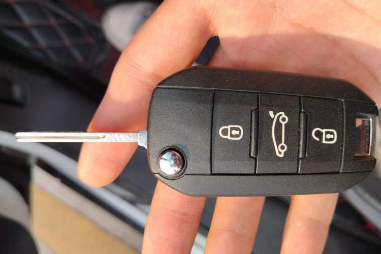 Used Peugeot 2008 2015 1.6L Automatic Playcool Edition