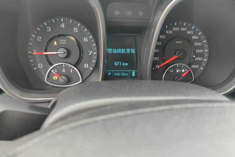 Used Chevrolet Malibu 2014 2.0L Automatic Luxury Edition Odometer Close Up