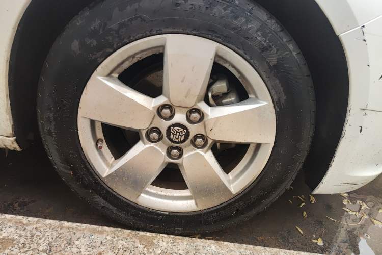 Used Chevrolet Malibu 2014 2.0L Automatic Comfort Edition Right Front Wheel Hub