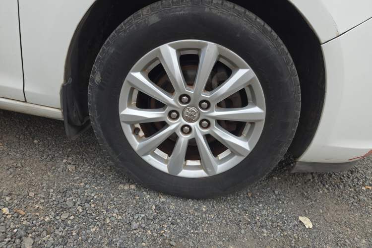 Used Buick GT 2013 GT 1.6L Automatic Fashion Edition Right Front Wheel Hub