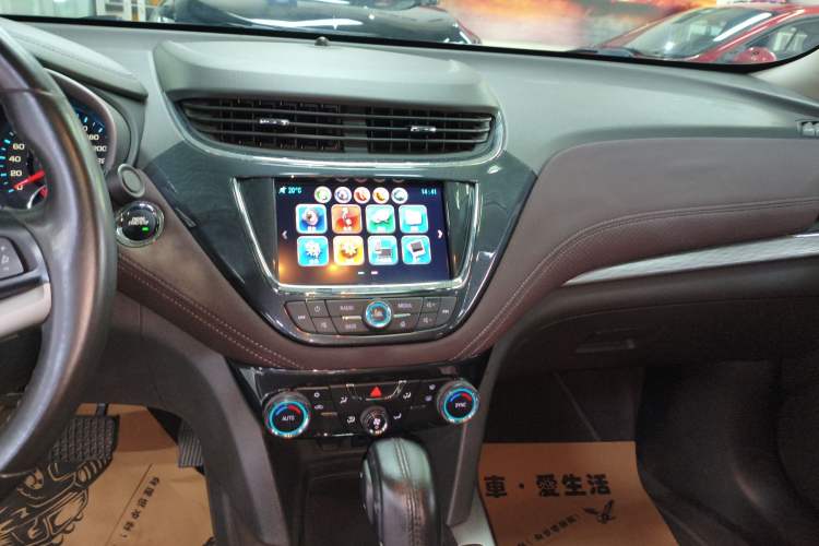 Used Chevrolet Malibu 2016 1.6T Automatic Luxury Edition Audio And AC Panel