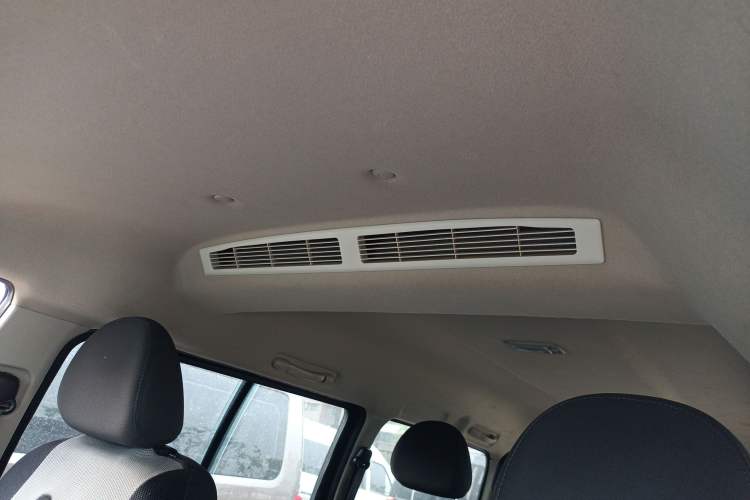 Used FORTHING Lingzhi 2023 M5L 1.6L Comfort Edition 7-Seater
