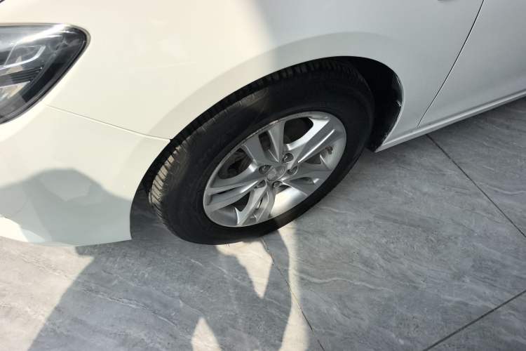 Used Chevrolet Cavalier 2019 320 Manual Xinyue Edition Left Front Wheel Hub