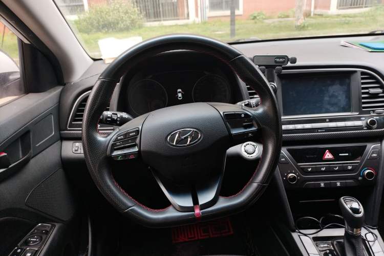 Used Hyundai Elantra (6th Generation / Lingdong) 2018 1.4T Dual-Clutch Xuan Dong · Dynamic Edition Steering Wheel
