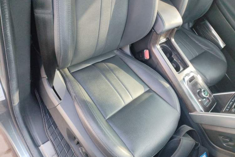 Used Land Rover Discovery Sport 2018 240 PS SE Version