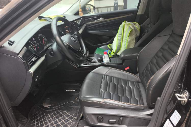 Used Volkswagen Passat 2019 330TSI Elite Edition China VI Left Front Seat