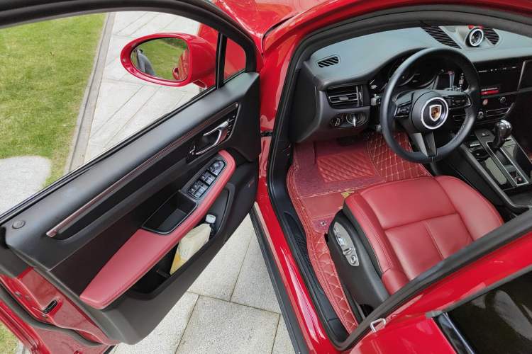 Used Porsche Macan 2022 Macan 2.0T Driver Seat