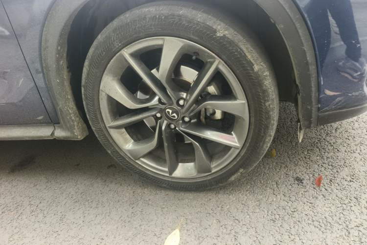 Used Infiniti QX50 2018 2.0T Four-Wheel Drive Smart Edition Right Front Wheel Hub