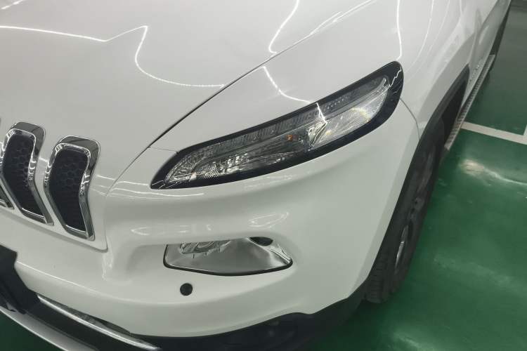 Used Jeep Cherokee 2020 2.0L Two-Wheel Drive Classic Sports Edition Left Front Headlight