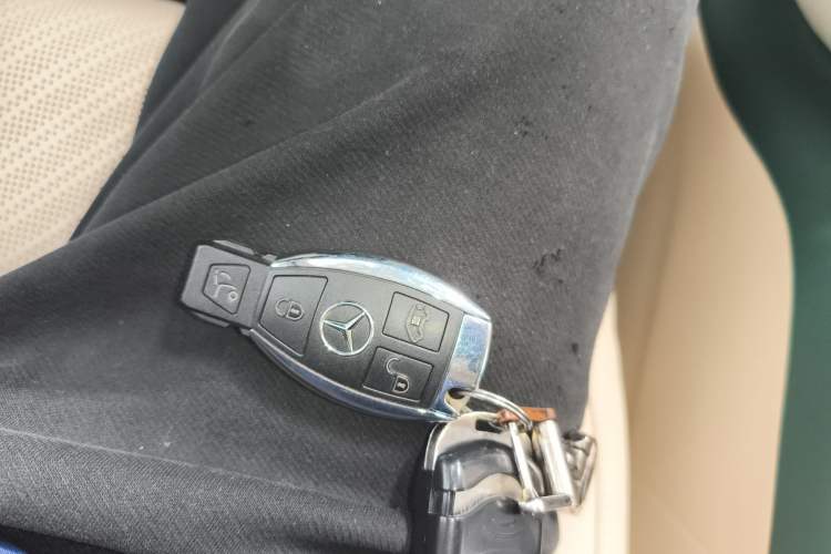 Used Mercedes-Benz V-Class 2021 V 260 Avantgarde Edition
