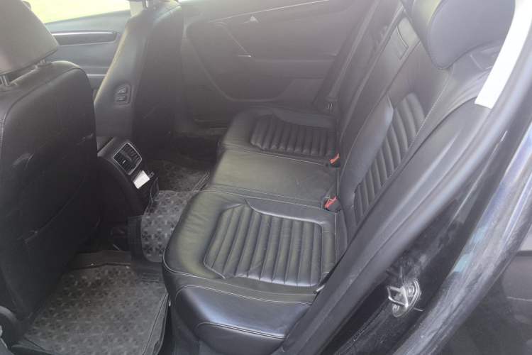 Used Volkswagen Magotan 2012 Revised Version 1.8TSI Leading Edition Left Rear Seat