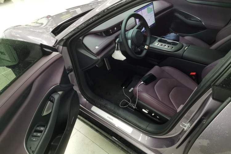 Used Xiaomi Auto SU7 2024 Four-Wheel Drive Ultra-Long Range Advanced Intelligent Driving Max Edition Driver Seat