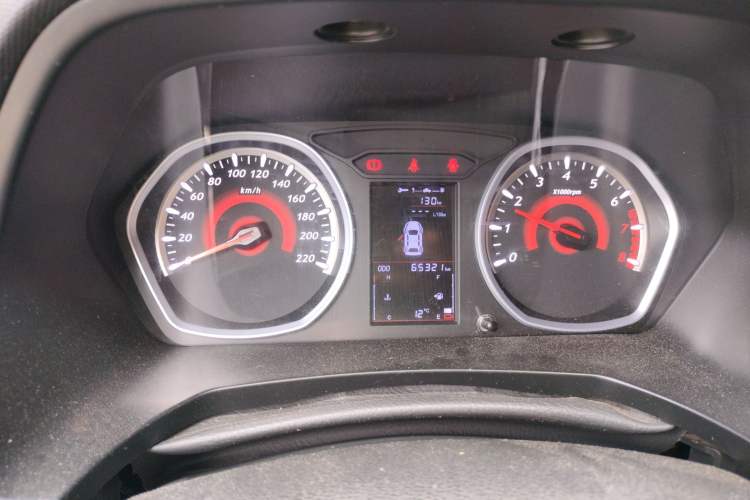 Used Soueast DX3 2018 1.5L Manual Luxury Model