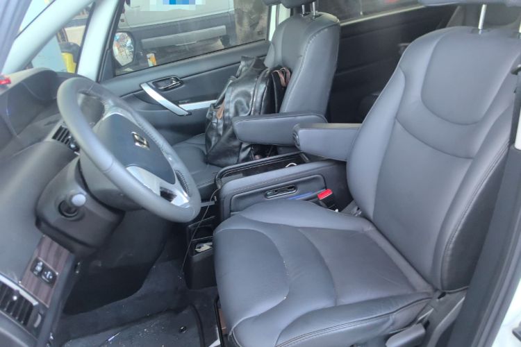 Used Luxgen Great 7 MPV 2016 2.0T Luxury Model
