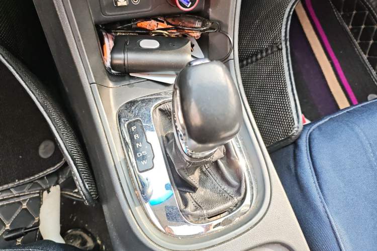 Used Roewe 360 2015 1.5L Automatic Luxury Edition Gear Lever