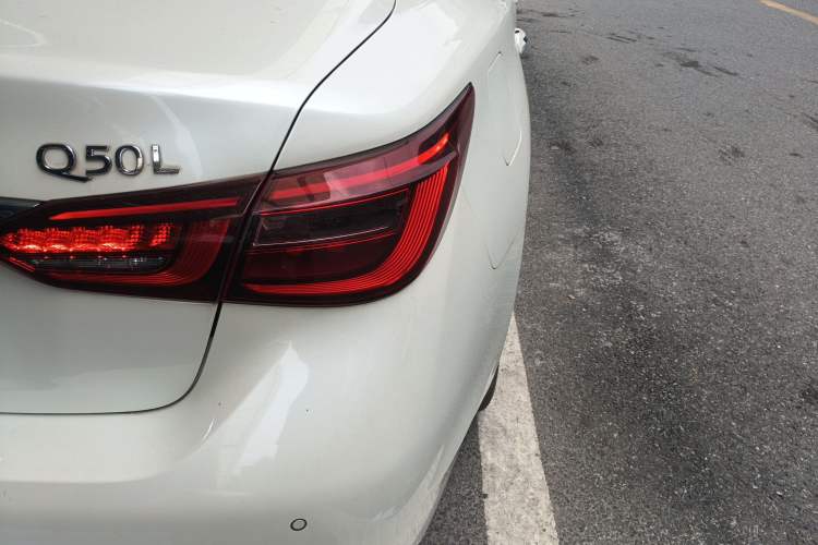 Used Infiniti Q50L 2018 2.0T Enjoyment Version China VI Standard Right Rear Taillight