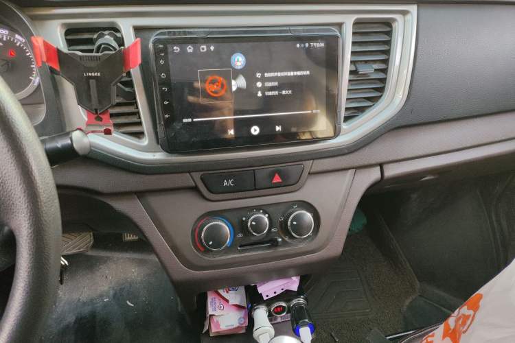 Used BAIC Ruixiang Boteng V2 EV 2022 Enclosed Van Standard Type Henan Lithium Battery Audio And AC Panel