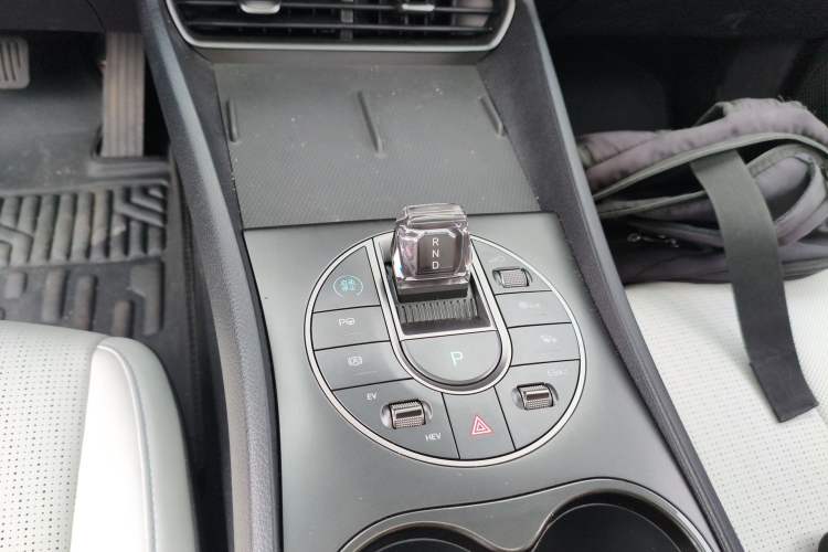 Used BYD Seal 05 DM-i 2025 DM-i Intelligent Drive 120KM Flagship Model Gear Lever