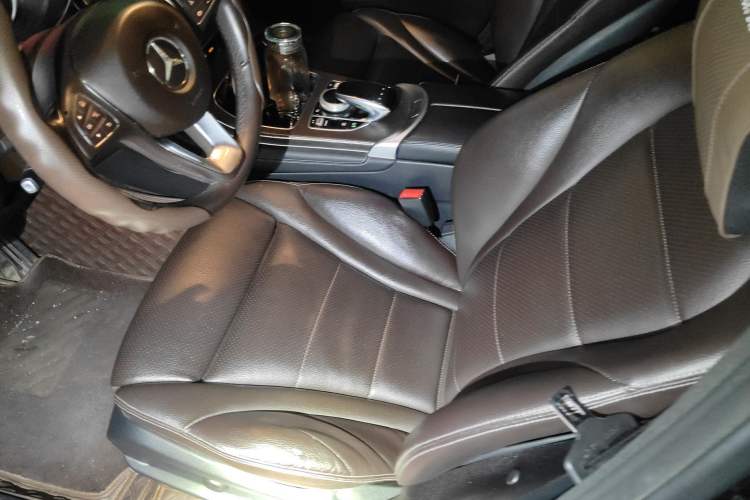 Used Mercedes-Benz GLC 2018 Refreshed GLC 300 4MATIC Dynamic Edition Left Front Seat