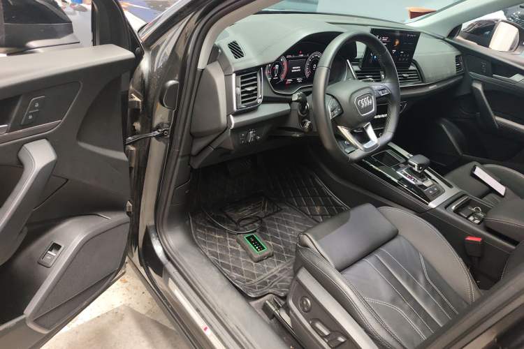 Used Audi Q5L 2022 40T Fashionable and Dynamic Model Driver Seat