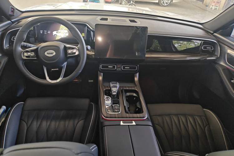 Used GAC Trumpchi GS8 2022 Flagship Series 2.0 TGDI Four-Wheel Drive Luxury Smart Connectivity Version (7 Seats)