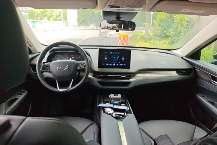 Used Hongqi E-QM5 2024 450km Range Commuter Version
