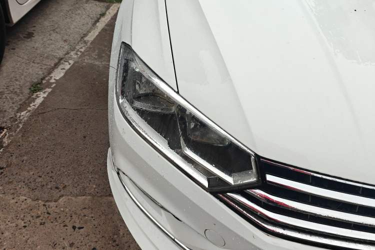 Used Volkswagen Bora 2016 1.6L Automatic Comfort Model Right Front Headlight