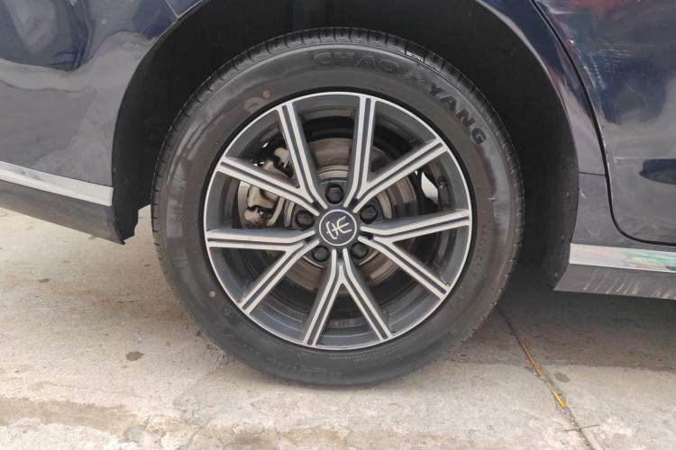 Used BYD Song MAX New Energy 2022 DM-i 105KM Flagship Model Right Rear Wheel Hub