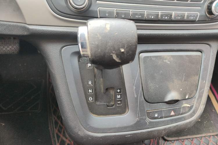 Used SAIC MAXUS G10 2016 2.0T Automatic Elite Edition
