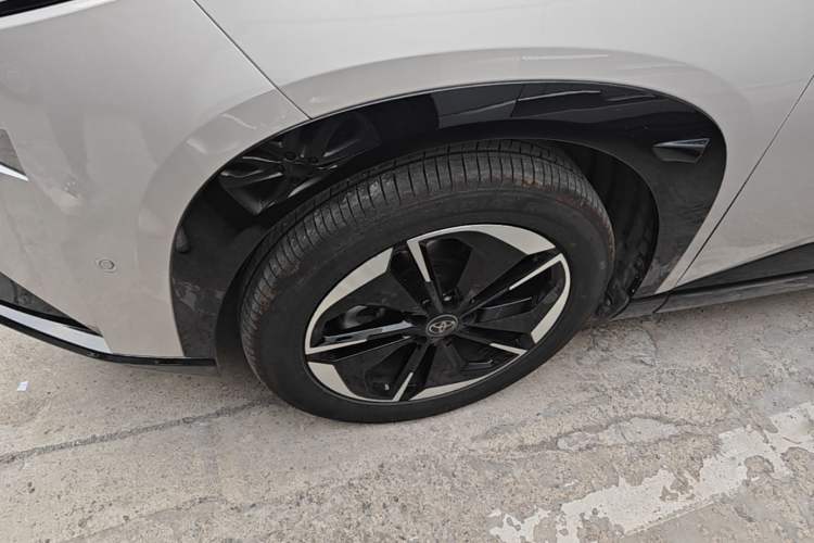 Used Toyota BZ 3X 2025 520 Pro LiDAR Edition Left Front Wheel Hub