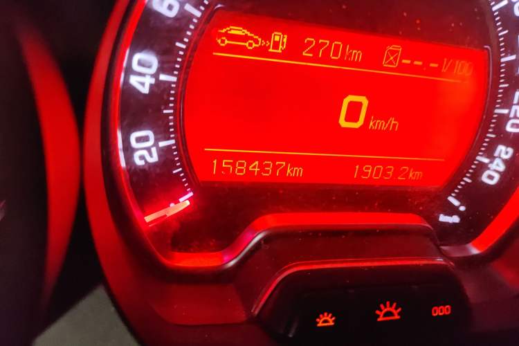 Used Citroen C5 2014 2.0L Automatic Luxury Edition Odometer Close Up