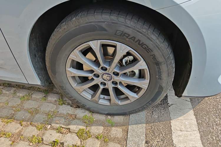 Used BYD Qin L 2024 DM-i 80KM Leading Model Right Front Wheel Hub