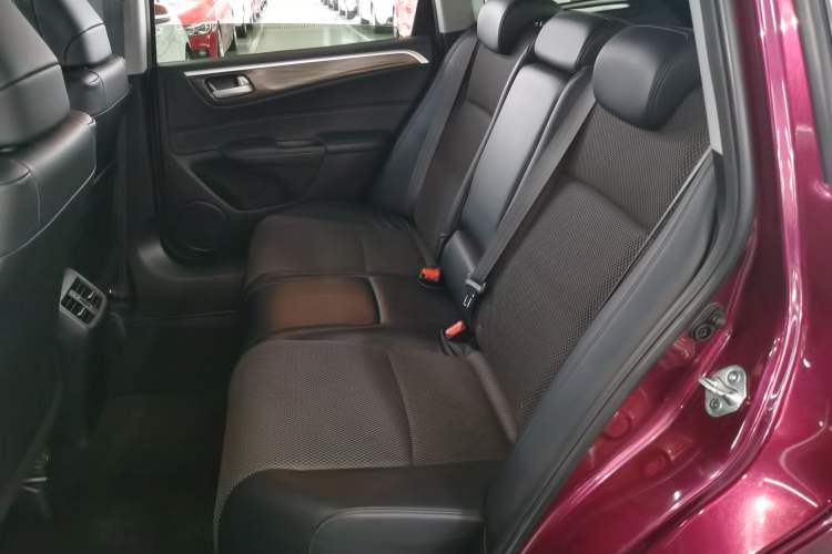 Used Honda Jade 2017 1.8L automatic Comfort version 5 seats
