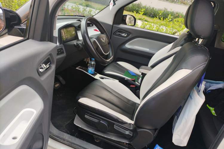 Used Wuling Hongguang MINIEV 2022 Macaron Premium Model – Lithium Iron Phosphate
