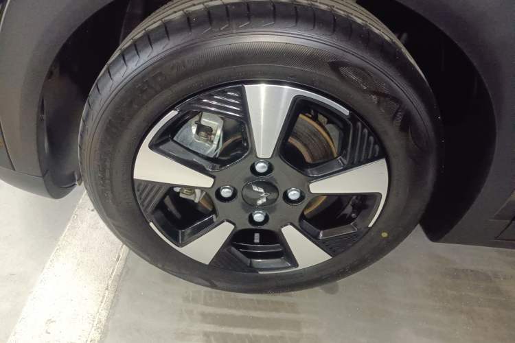 Used Wuling Bingo PLUS 2024 401 km Flagship Edition Four-Seater Version
