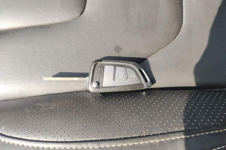 Used Dongfeng Fengon 580 2016 1.8L Manual Comfort Model
