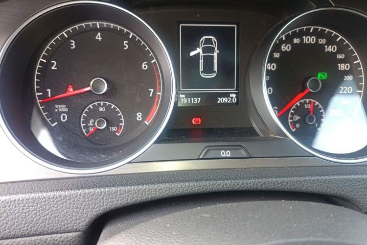 Used Volkswagen Golf 2016 230TSI Automatic Comfort Version
