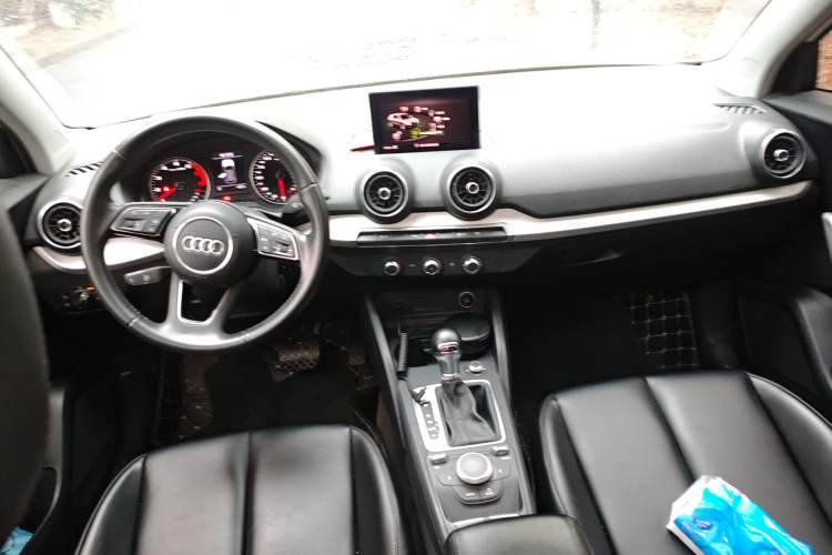 Used Audi Q2L 2021 35 TFSI Progressive Dynamic Edition Center Console