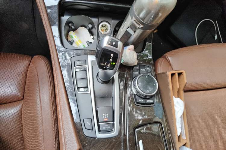 Used BMW 5 Series 2014 535Li Leading Model Gear Lever