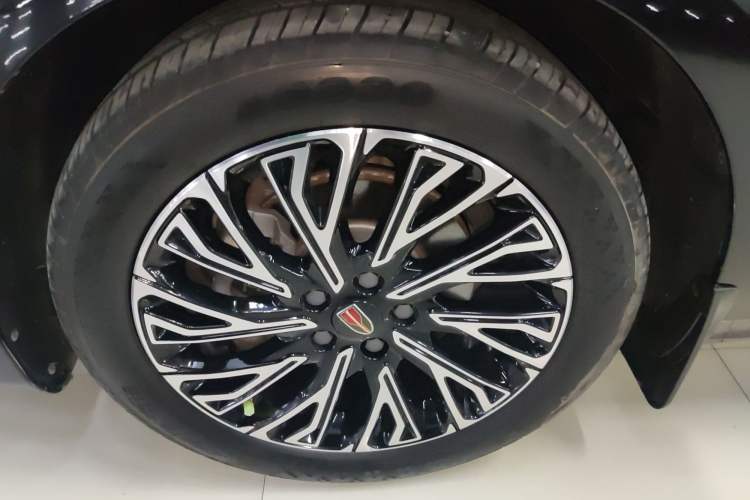 Used Hongqi H5 2025 2.0T Automatic Flag Edition – 500 000 Units Commemorative Version