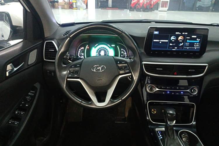 Used Hyundai Tucson 2019 280TGDi Dual-Clutch Two-Wheel Drive Fashion Edition China V Standard Steering Wheel